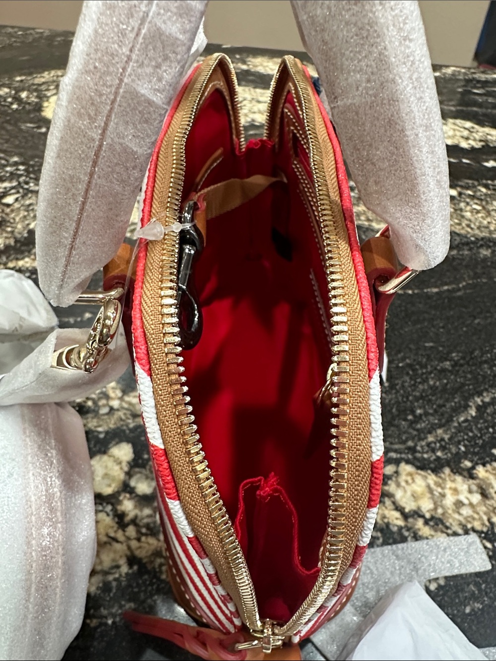NWT♥️🤍Dooney & Bourke Bitsy - Picture 5 of 11
